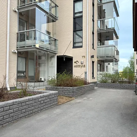 New Hilla Near The Main Spots Public Car Parking Lägenhet