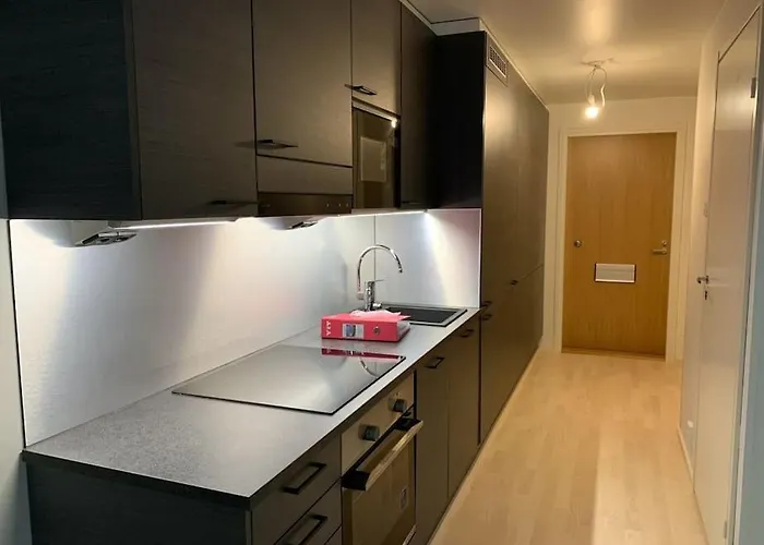 Apartment Hilla Near Main Spots, On-street Car Parking, Wifi, 3beds